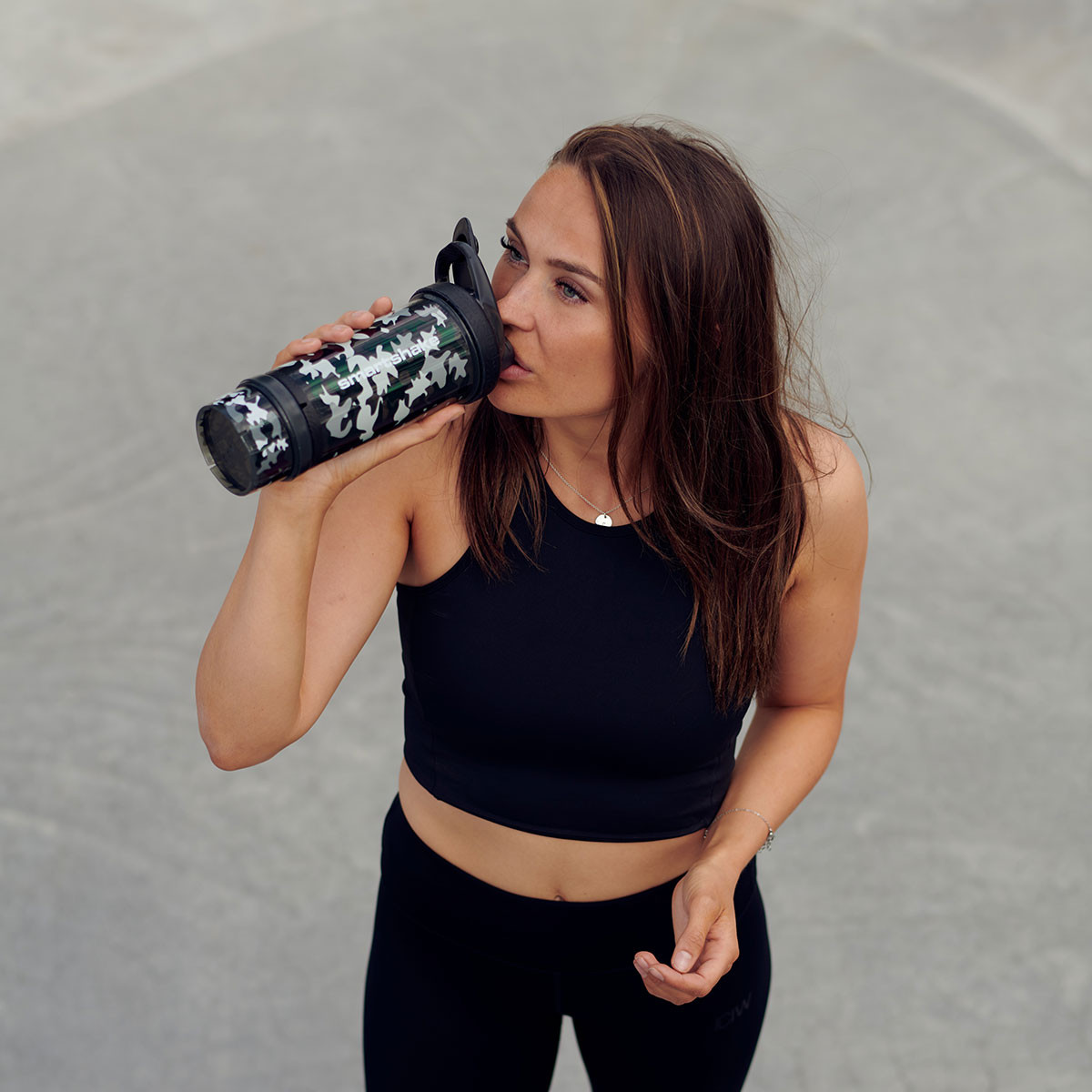 Smartshake Revive Camo Black Shaker 750 ml